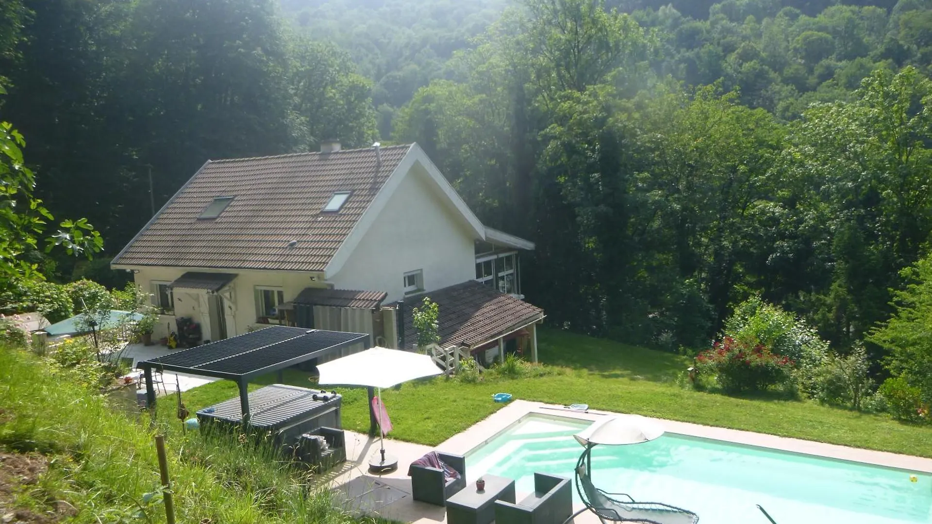 La Douce Parenthese - Uriage - Grenoble - Chamrousse - T2 Avec Piscine Et Jardin Privatif Du 3 Aout Au 24 Aout - Jusqu'A 2 Personnes - Cure Thermale - Bien Situe Pour Les Deplacements Professionnels Saint-Martin-dʼUriage