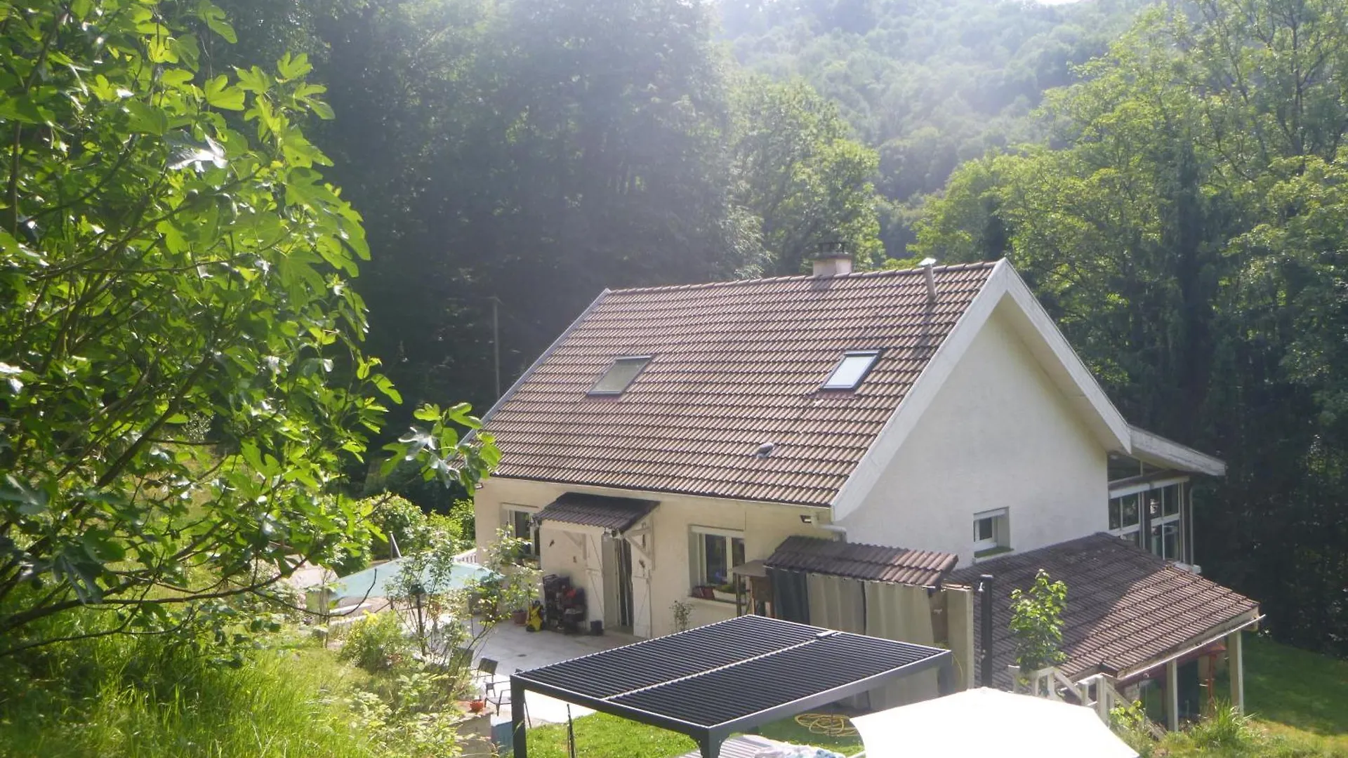 La Douce Parenthese - Uriage - Grenoble - Chamrousse - T2 Avec Piscine Et Jardin Privatif Du 3 Aout Au 24 Aout - Jusqu'A 2 Personnes - Cure Thermale - Bien Situe Pour Les Deplacements Professionnels Saint-Martin-dʼUriage Appartamento