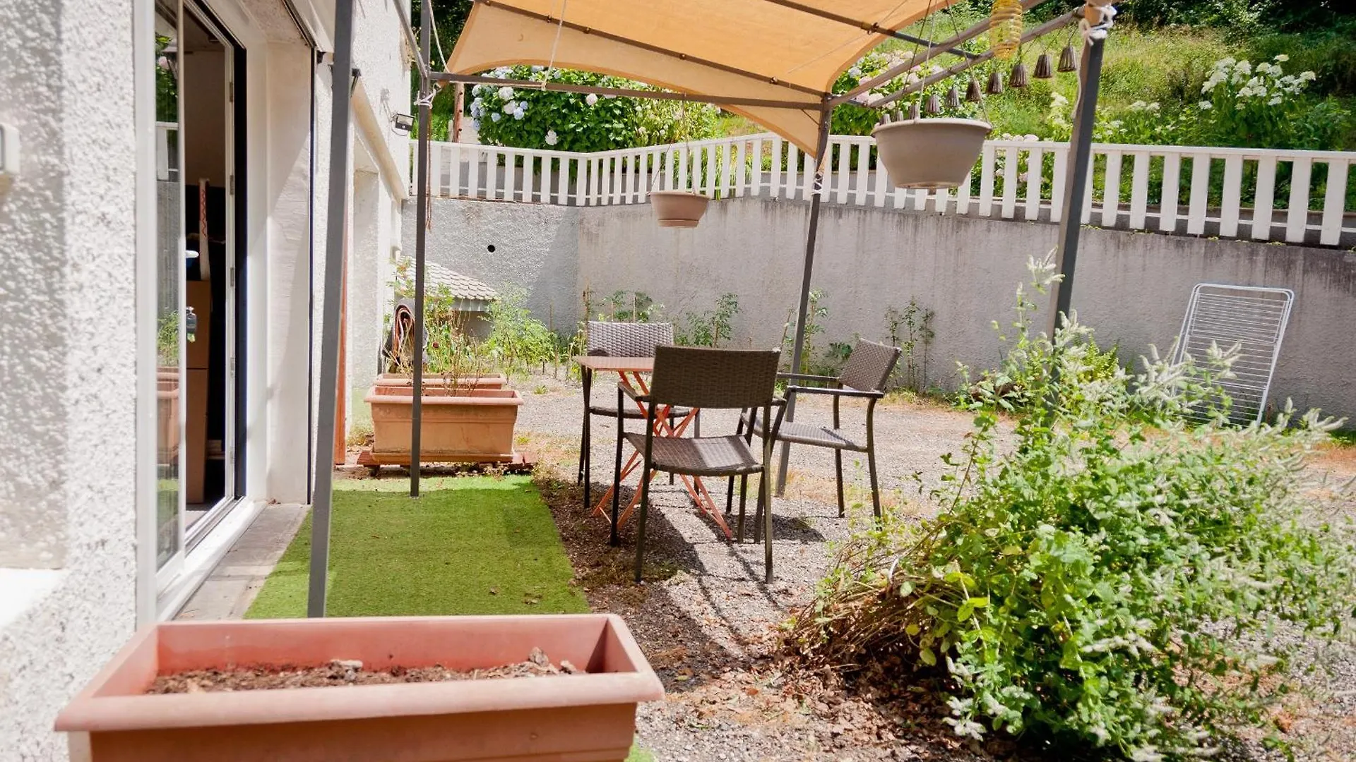 La Douce Parenthese - Uriage - Grenoble - Chamrousse - T2 Avec Piscine Et Jardin Privatif Du 3 Aout Au 24 Aout - Jusqu'A 2 Personnes - Cure Thermale - Bien Situe Pour Les Deplacements Professionnels Saint-Martin-dʼUriage Appartamento